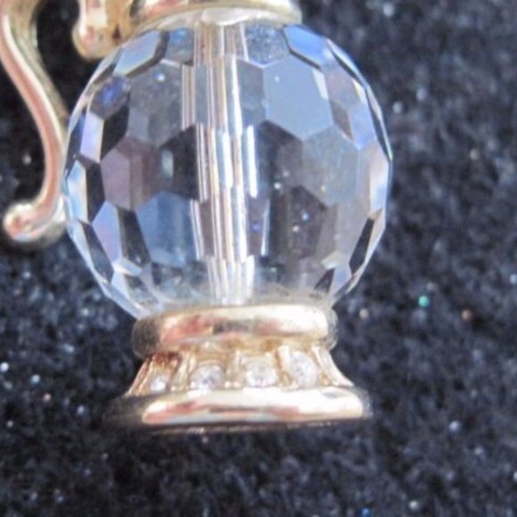 FLASH SALE SWARVOSKI SWAN SIGNED TEAPOT CHARM ON 24 INCH Goldtone NECKLACE - Picture 6 of 7